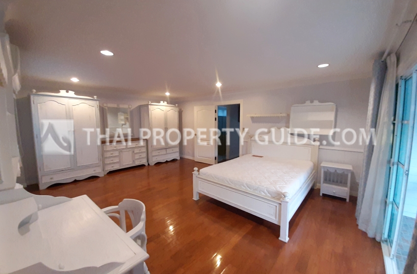 House with Shared Pool in Sukhumvit 